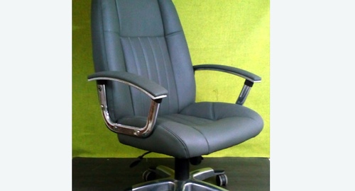 Перетяжка офисного кресла кожей. Южно-Сухокумск